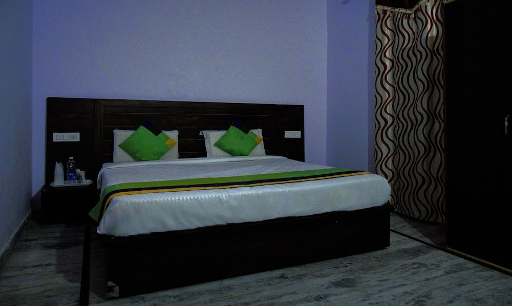 Treebo The King Mohali Economy Double Room 2