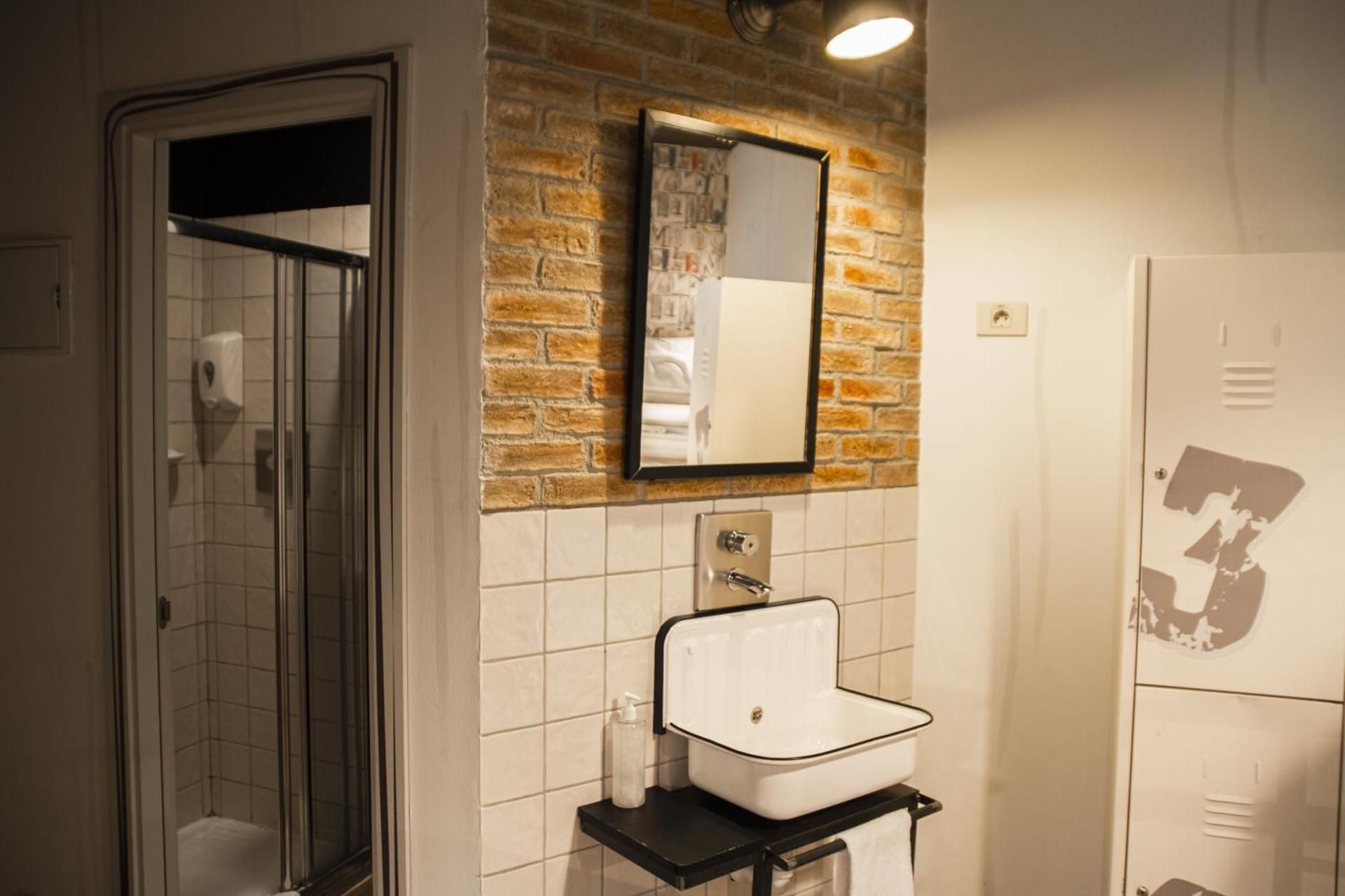 undefined room00 Ventura Hostel 4