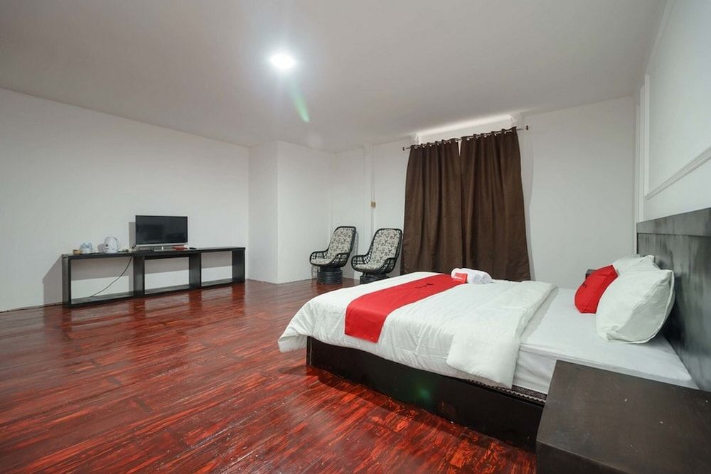 Premium Room (RedDoorz)