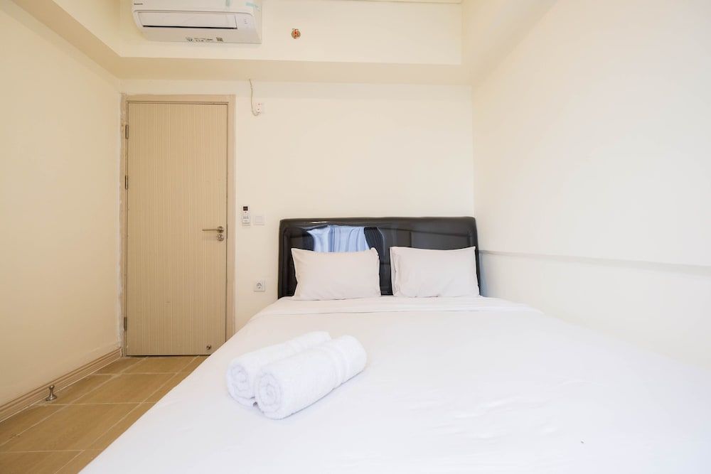 Cozy 2Br At Meikarta Apartment