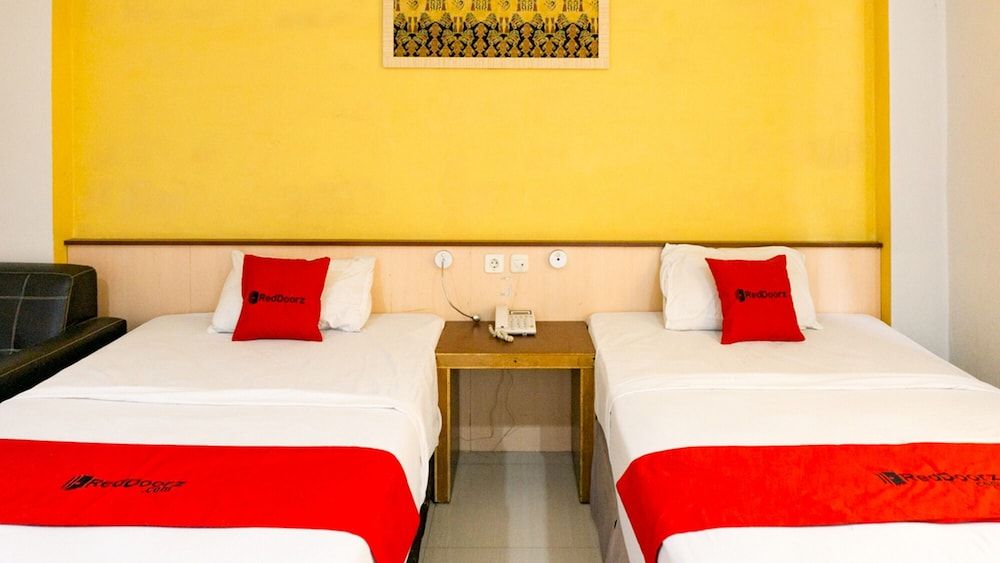 Twin Room (Reddoorz)