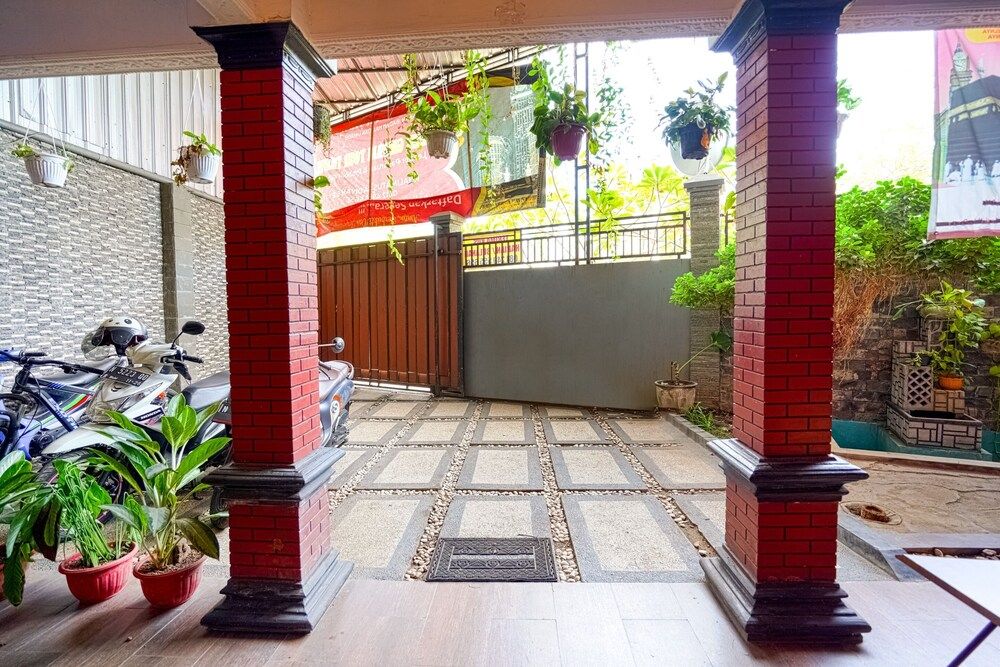 OYO 91827 Tutus Homestay Syariah