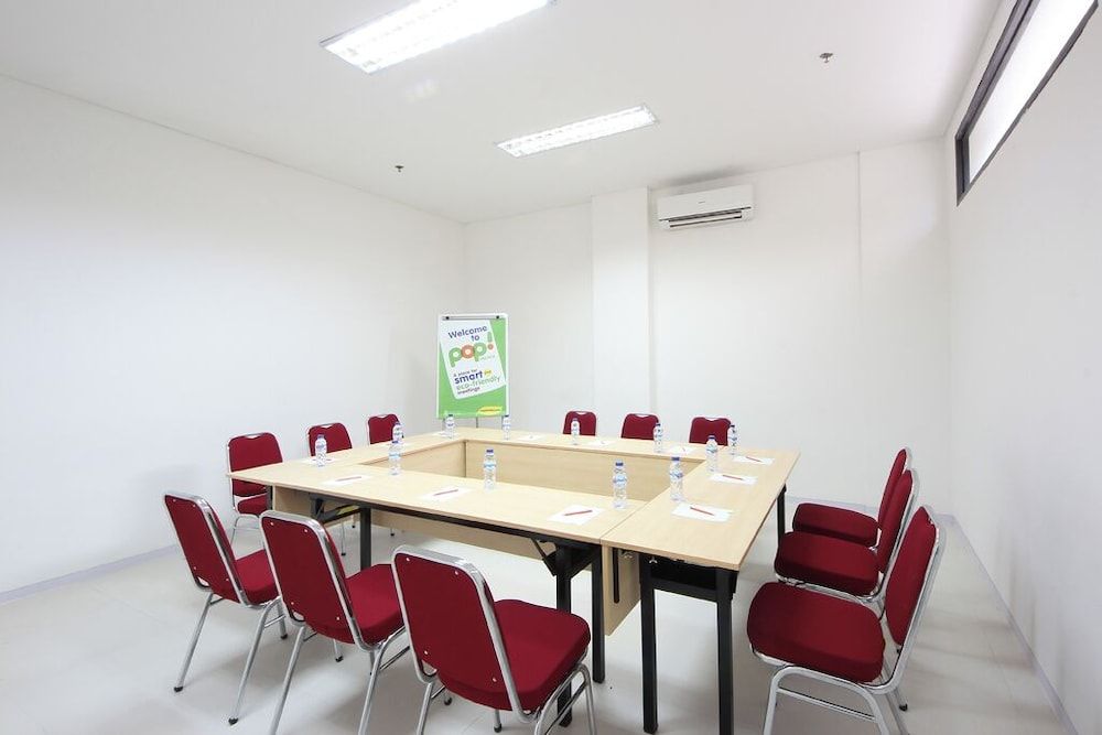 undefined POP! Hotel Airport Jakarta 3