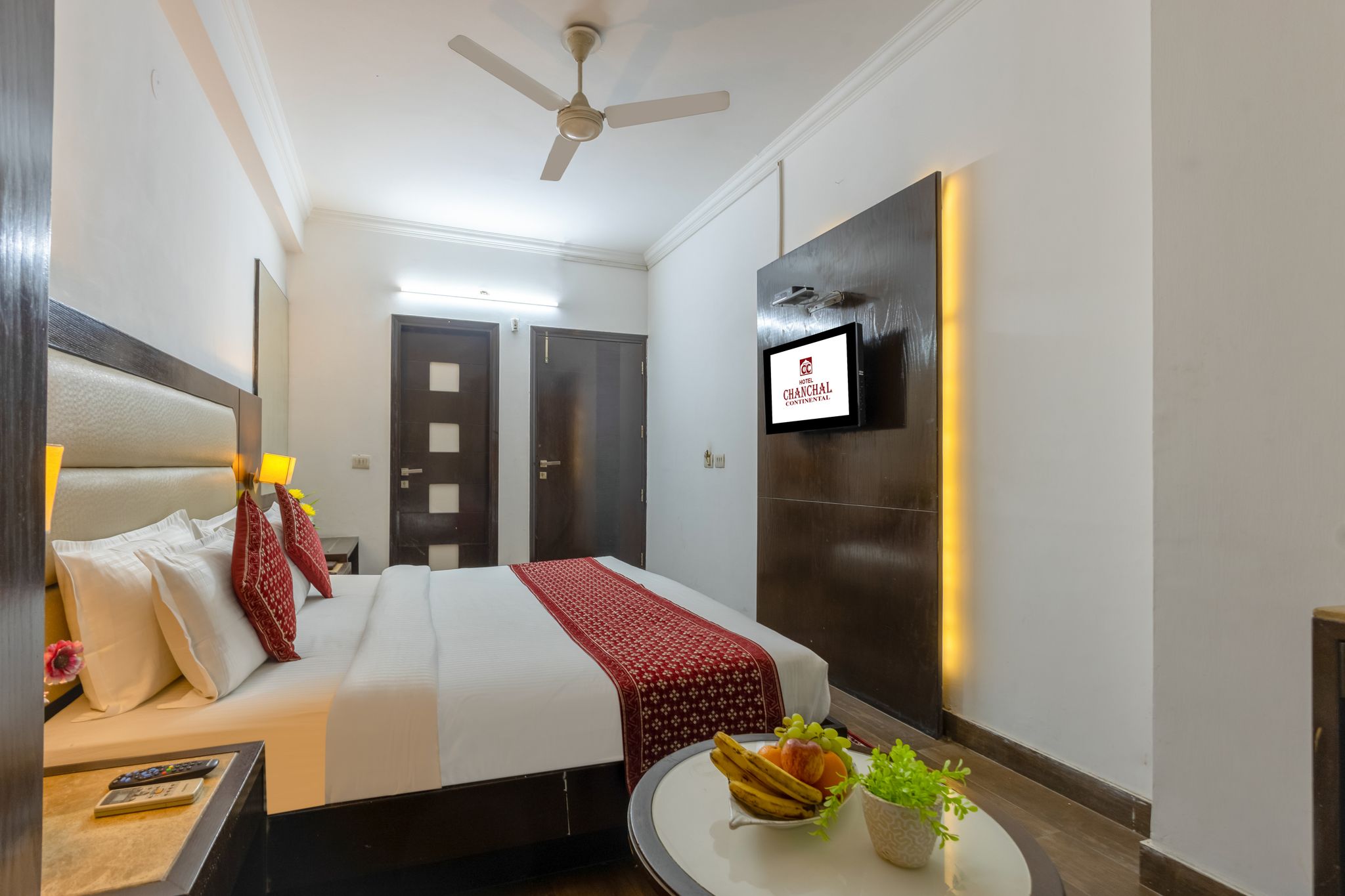 Hotel Chanchal Continental Deluxe Room