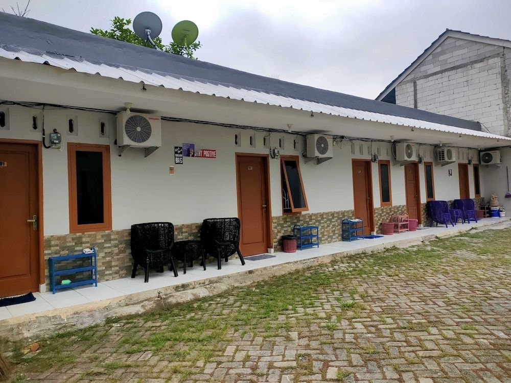 undefined EXPRESS O 91277 Atiq Homestay Syariah 2