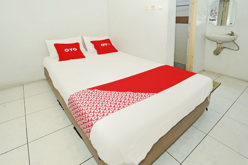 undefined OYO 92470 Hotel Sahabat 2 4