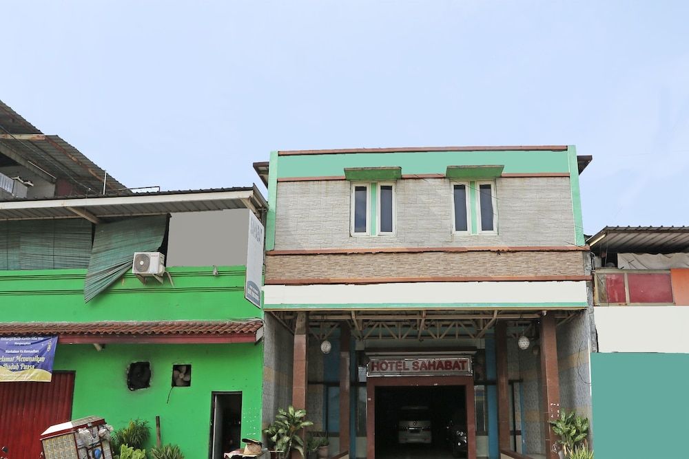undefined OYO 92470 Hotel Sahabat 2