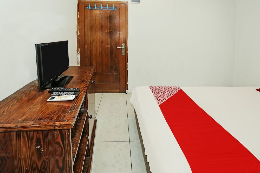 undefined OYO 92470 Hotel Sahabat 2 3