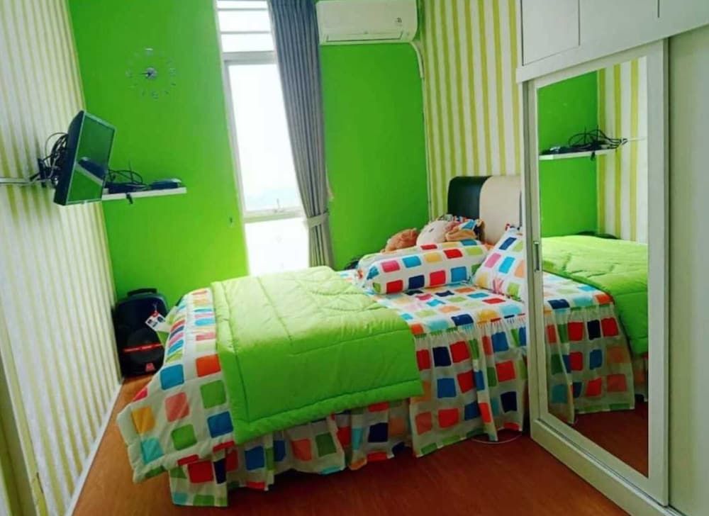 undefined EXPRESS O 91902 Heaven's Room 8