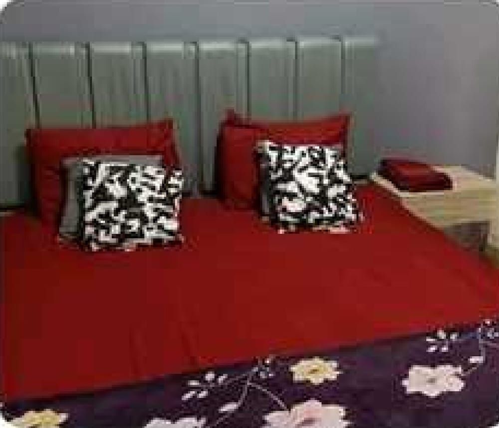 undefined EXPRESS O 91902 Heaven's Room 6