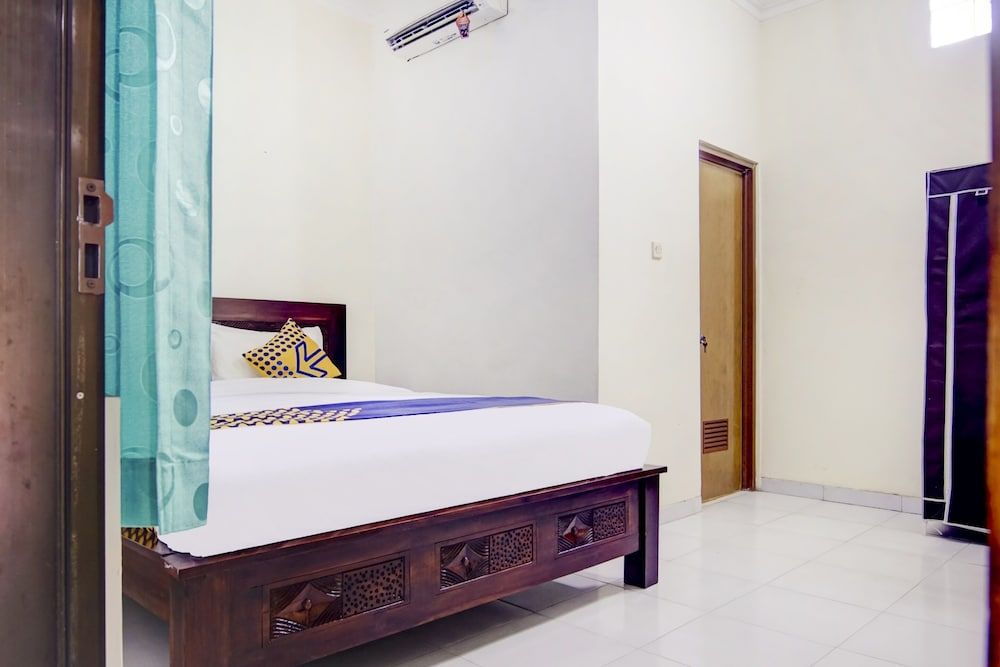 OYO Life 90152 Garuda Bima Residence Syariah Double Room 9