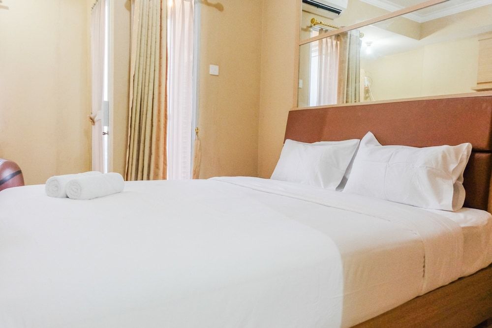 undefined Minimalist Studio Room Great Western Apartment 6