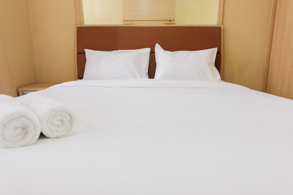 undefined Minimalist Studio Room Great Western Apartment