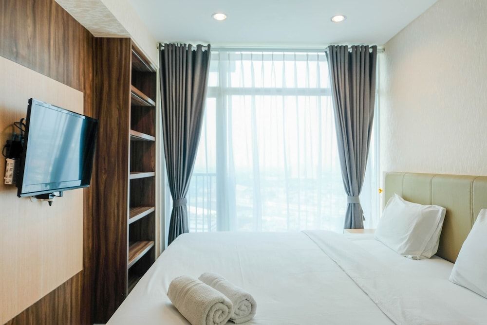 undefined Elegant Studio Apartment at Tree Park City 4