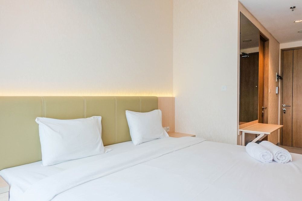 undefined Elegant Studio Apartment at Tree Park City 2