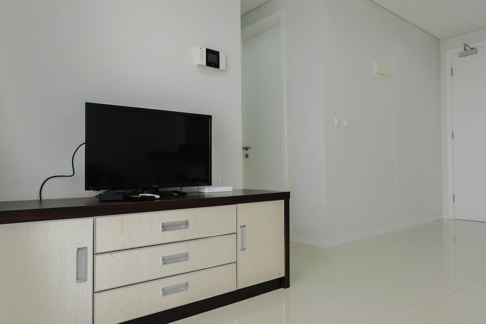 Luxurious and Comfy 2BR Paddington Heights Alam Sutera Apartment Room 12