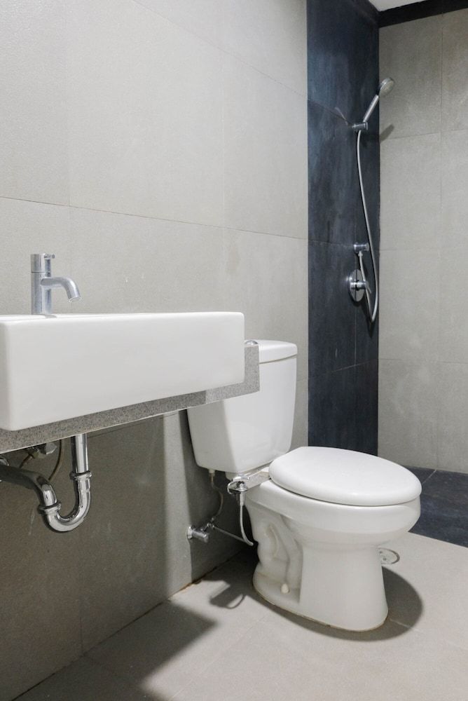 Luxurious and Comfy 2BR Paddington Heights Alam Sutera Apartment Room 14