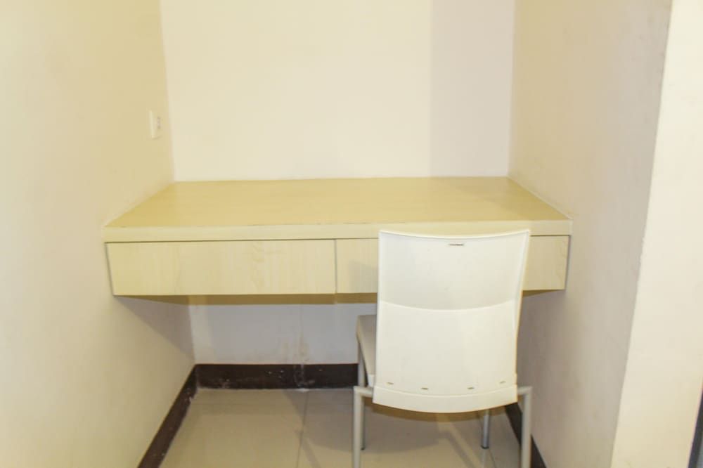 undefined Homey and Simply Furnished Studio Apartment at 19 Avenue 6