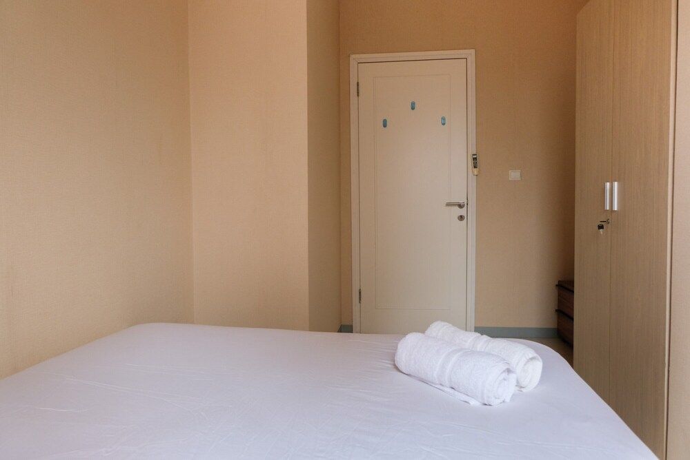 undefined Modern and Cozy 2BR Silkwood Apartment 6