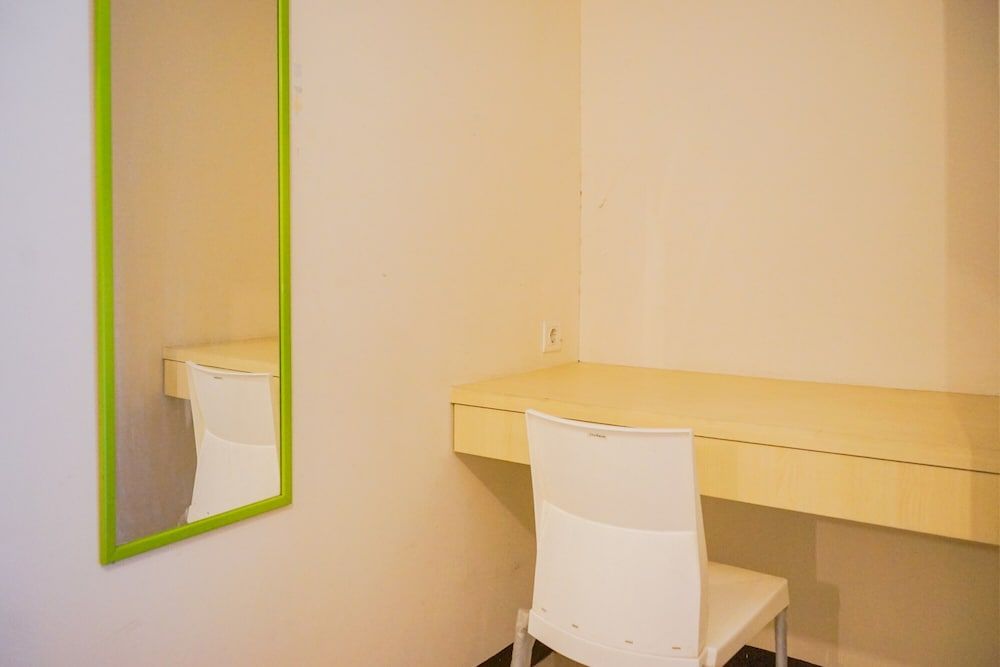 Cozy Stay @ Studio 19 Avenue Apartment Room 6