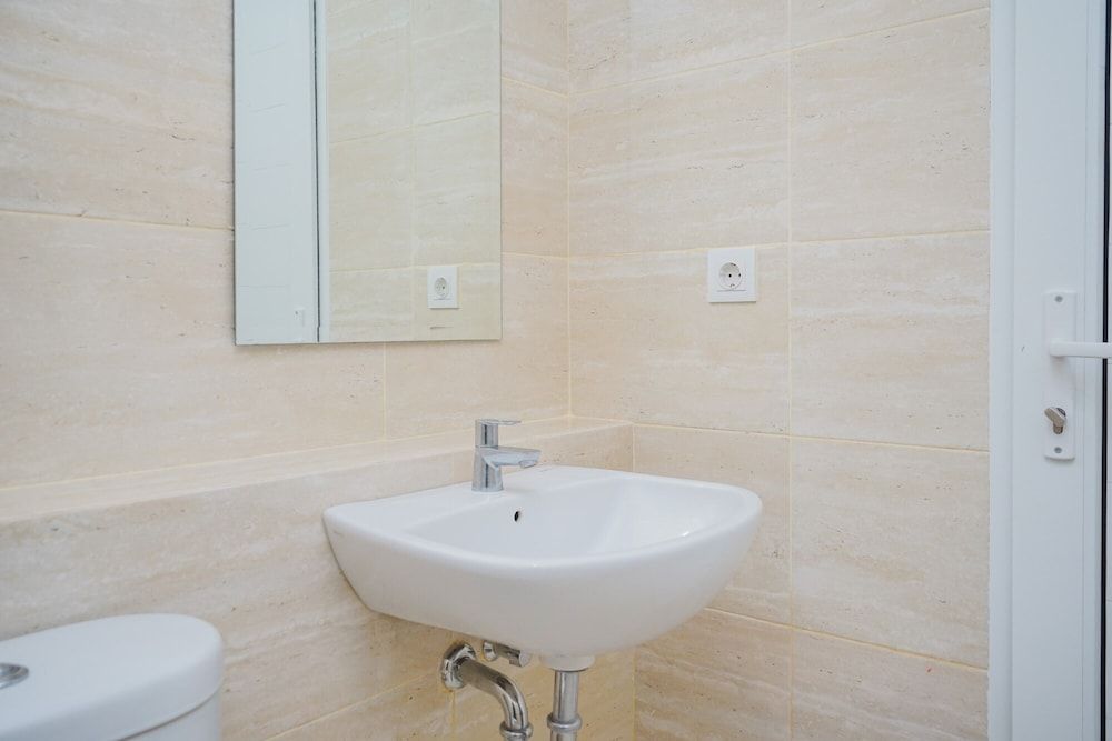 Fully Furnished with Comfortable Design 2BR Apartment Springwood Residence Apartment, Non Smoking, Kitchenette 12