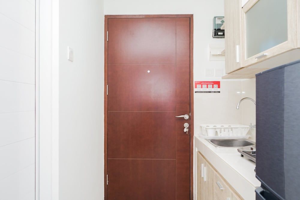 undefined Comfort and Elegant Studio Apartment at Springwood Residence 10