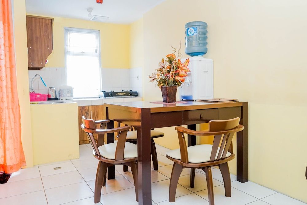 undefined Comfy and Cozy 2BR Great Western Resort Apartment 4