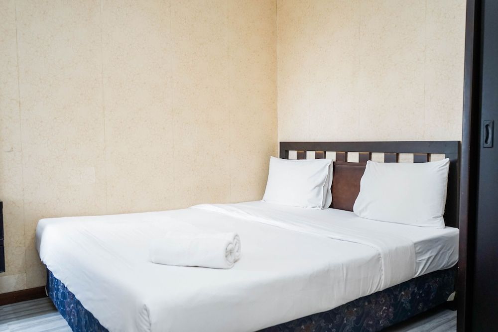 undefined Fully Furnished 2BR Great Western Apartment near Shopping Mall