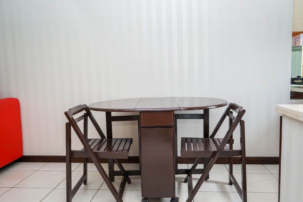 Fully Furnished 2BR Great Western Apartment near Shopping Mall Room 10