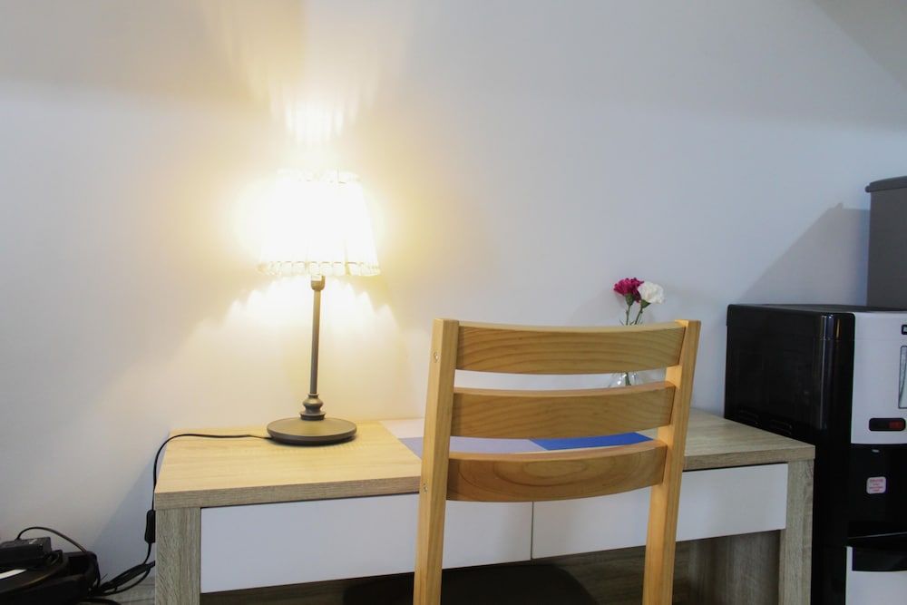 undefined Bright Studio Apartment at Springwood Residence 8