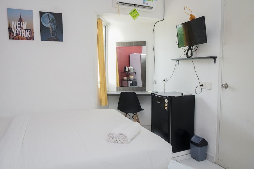 undefined Comfort Studio Apartment At Aeropolis Residence 7