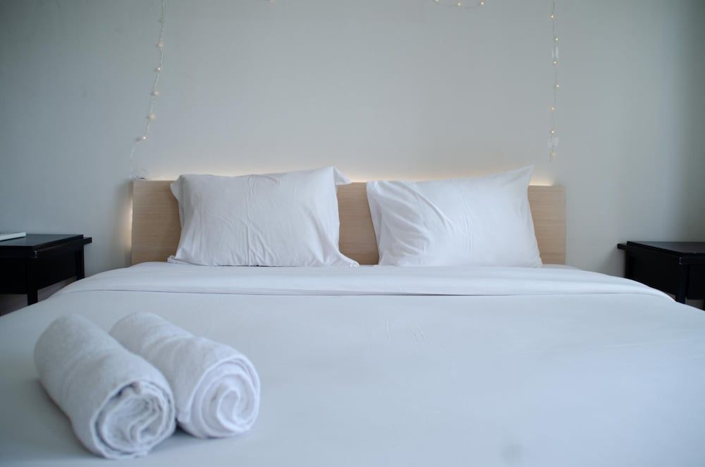 undefined Fancy and Nice 1BR Apartment at Silkwood Residence 4