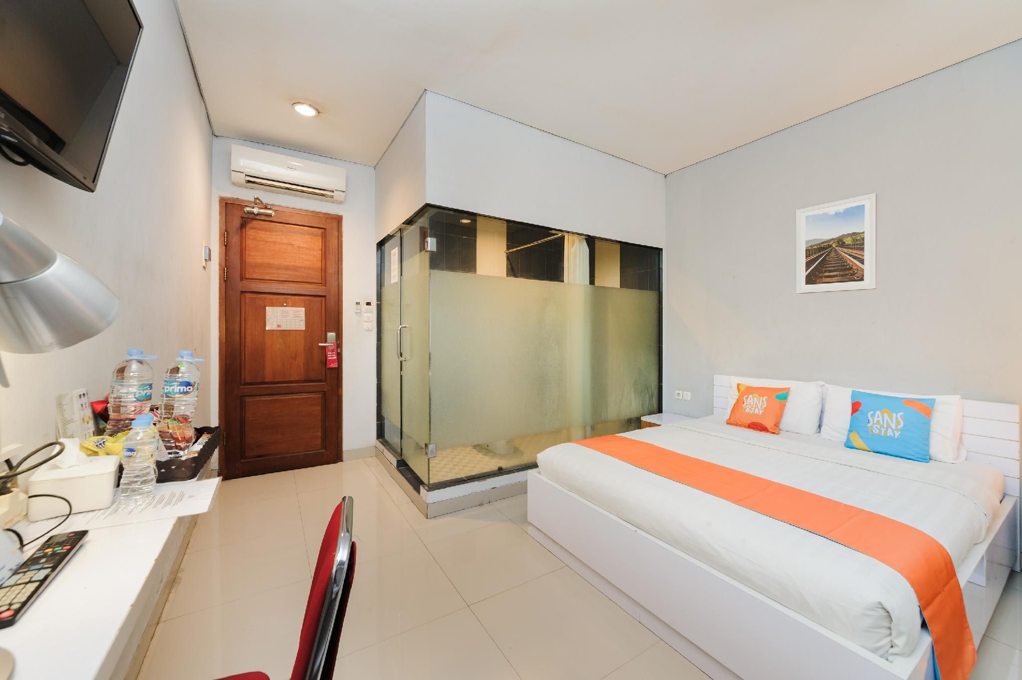 Sans Vibes Joe Hotel Soekarno Hatta Airport Superior Room 2