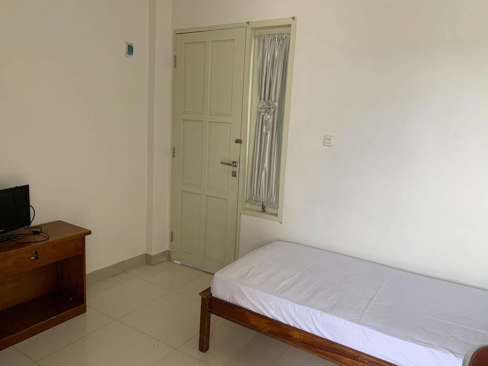 Single Room (Reddoorz)
