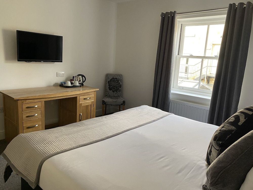 The Three Horseshoes Hotel Double Room, Ensuite (or Twin) 3