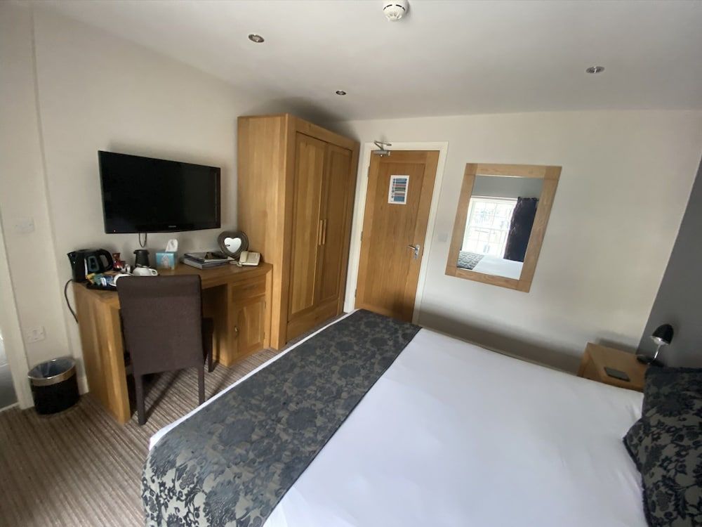 The Three Horseshoes Hotel Double Room, Ensuite 2