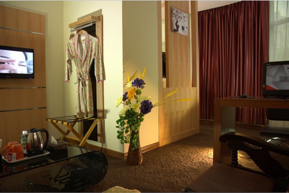 undefined Home Club Hotel Yuexiu Branch 4