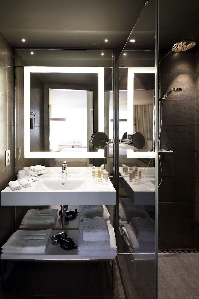 Pullman Brussels Centre Midi Classic Room, 1 King Bed 9