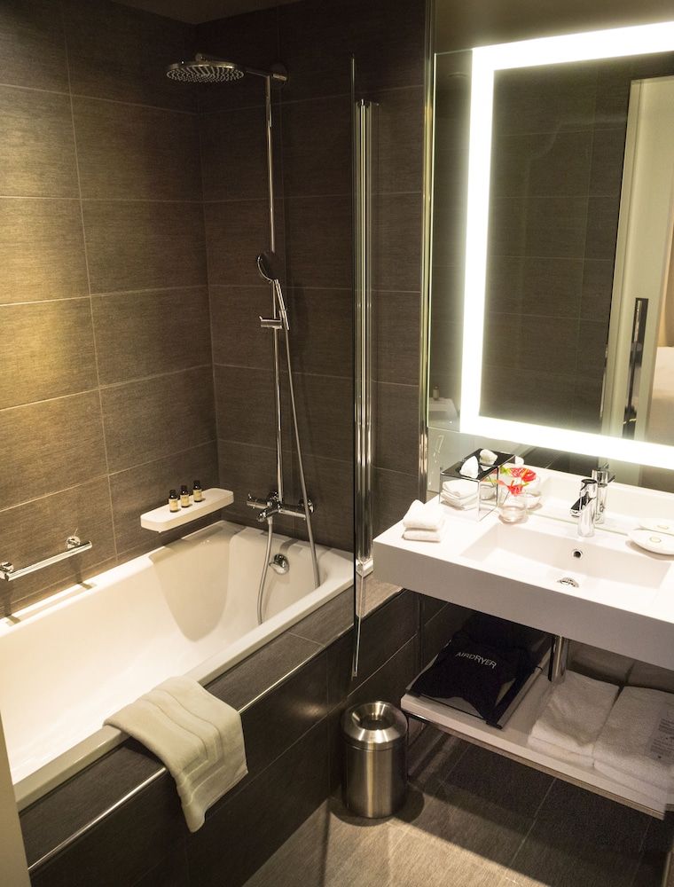 Pullman Brussels Centre Midi Classic Room, 1 King Bed 10