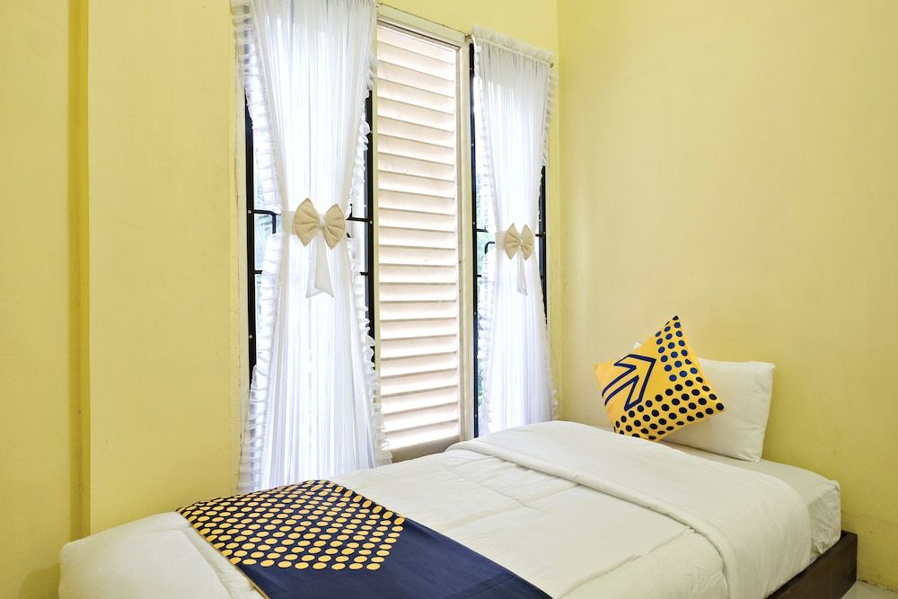 Basic Triple Room