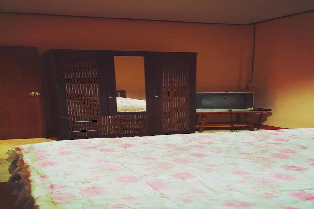1 Bedroom House (Happy 4)
