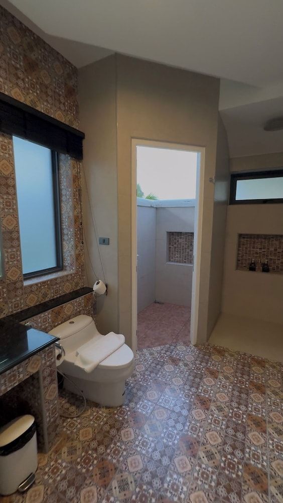 Wis Beach Khanom Deluxe Villa 5