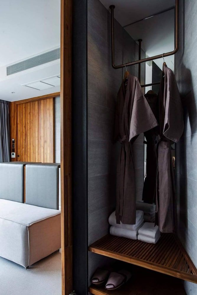 Superior Room, Mountain View