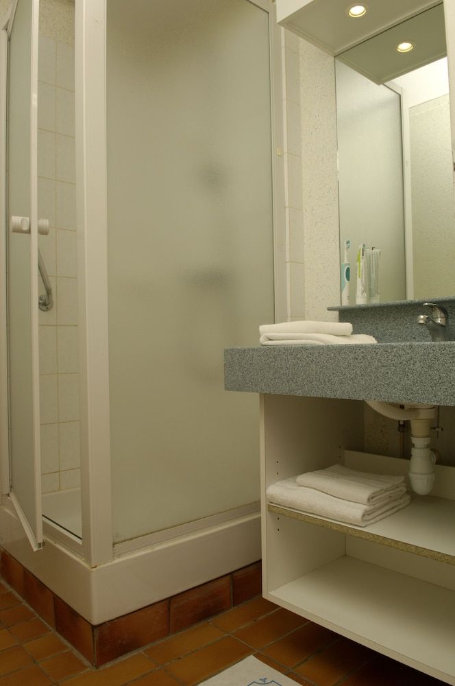 Room, 3 Bedrooms, Accessible