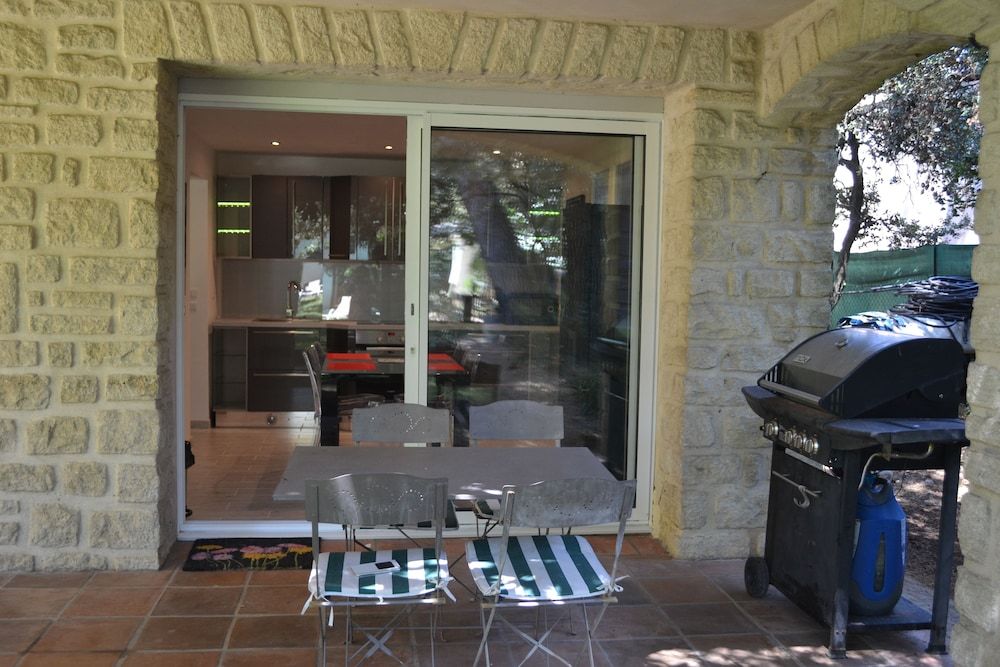 Apartment, Terrace (Le Neslier)