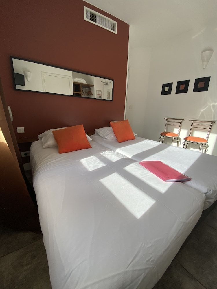 Standard Twin Room