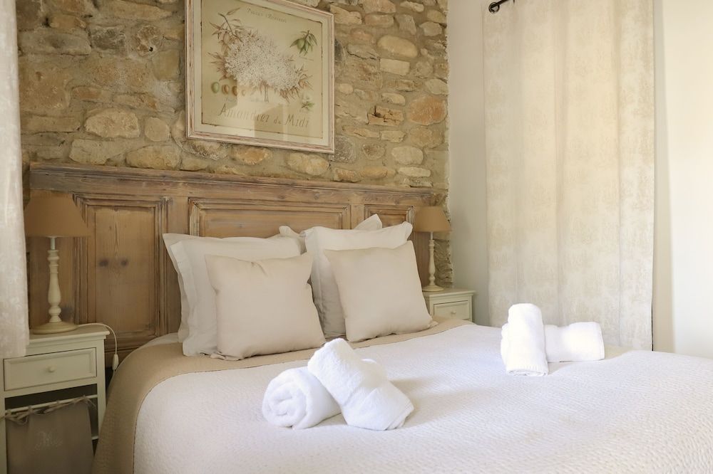 Classic Double Room (L'Amandier)