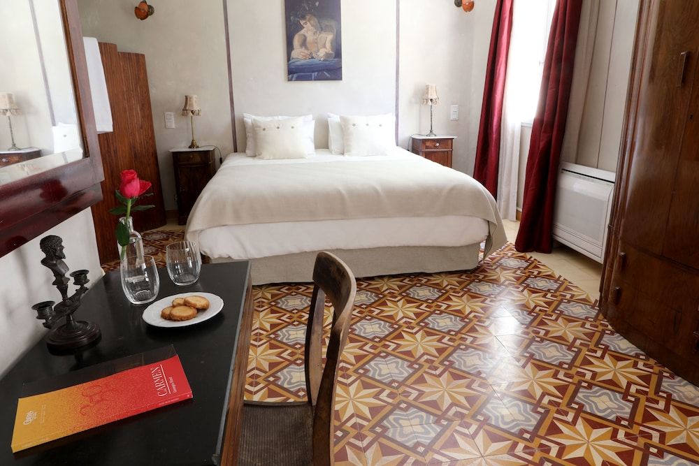 Double Room (Carmen)