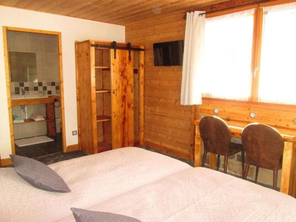 Room 4, twin or king size, balcony, view Mont Blanc