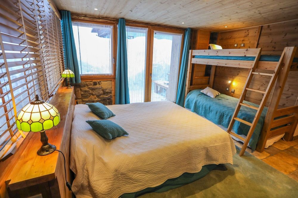 Room 1, 3 adultes ou 2 adultes+ 2children, terrace, South West
